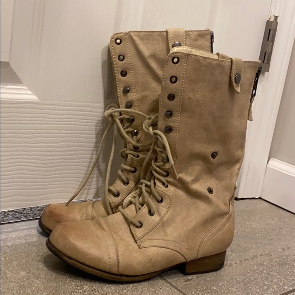 Combat boots